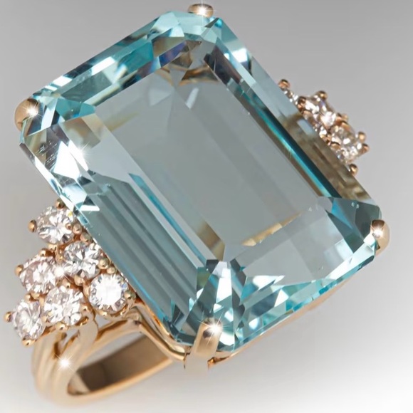 Jewelry - Elegant Aquamarine and Diamond Gold Ring sz 8